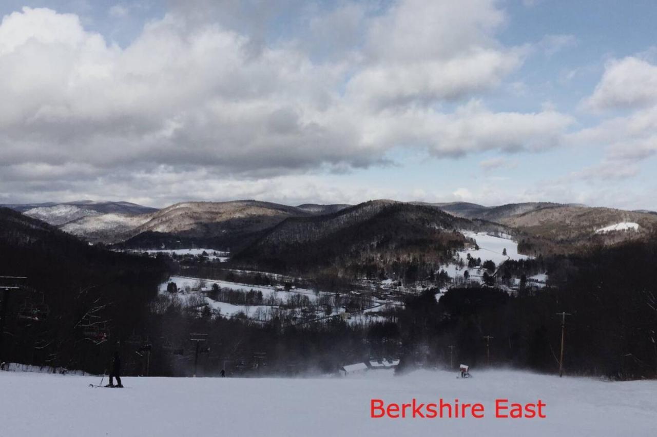 2 Bed Berkshire Getaway Minutes To Jiminy Peak Ski Ганкок Екстер'єр фото